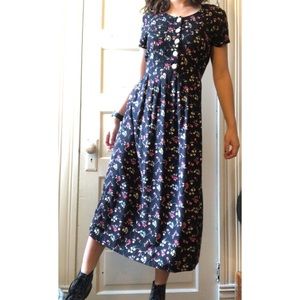 ⭐️SOLD⭐️ Vintage Floral Maxi Dress